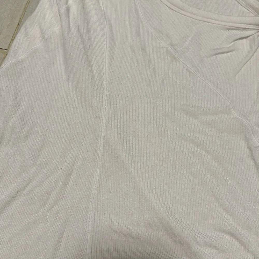 Lululemon white tank 4